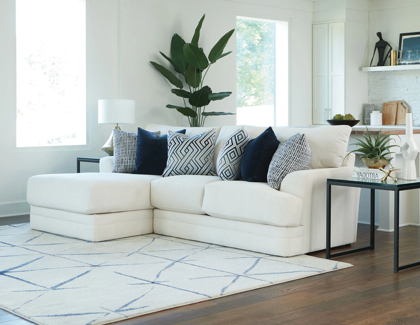 Polaris 2pc Sectional with Chaise