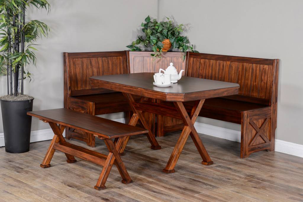 Tuscany Breakfast Nook