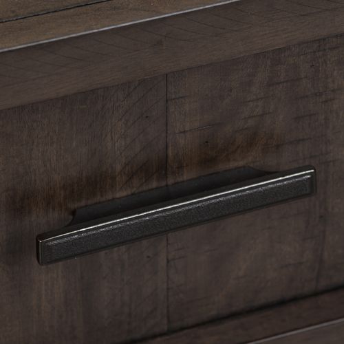 Thornwood Hills Bedroom Collection