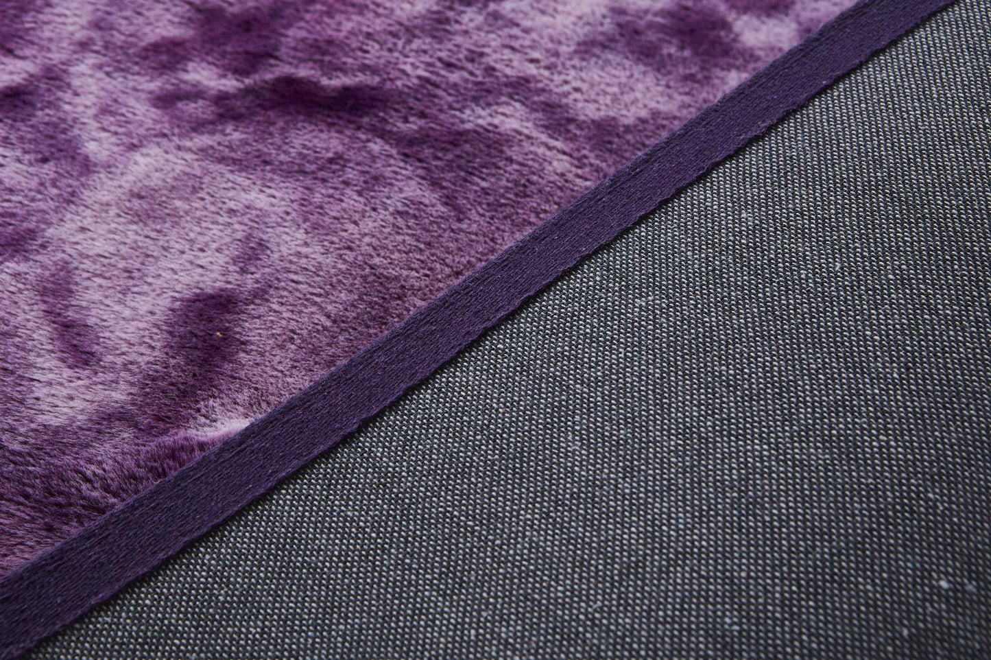 AMORE RUG (AO09)