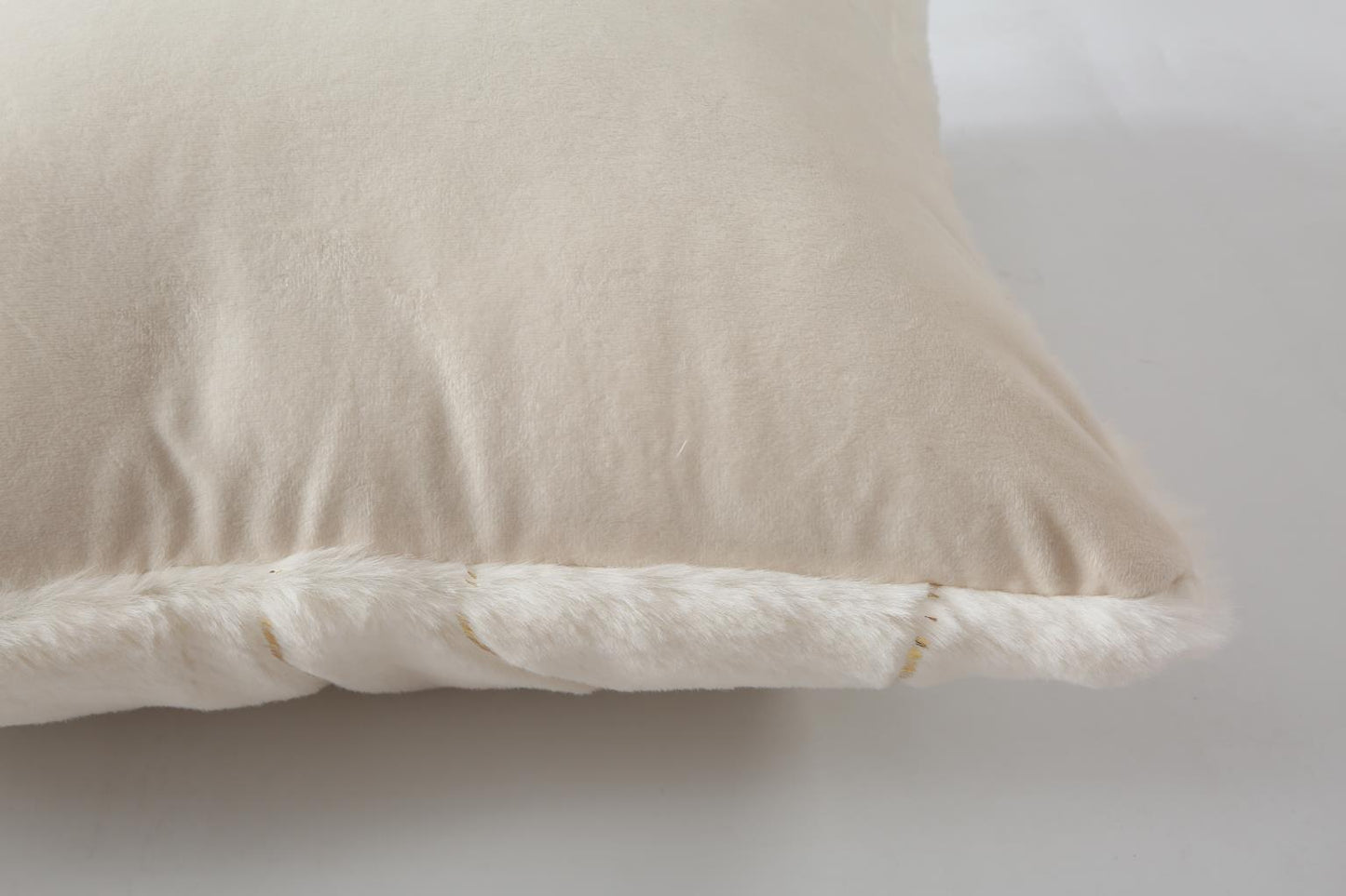 Emma Pillow (EMP01)