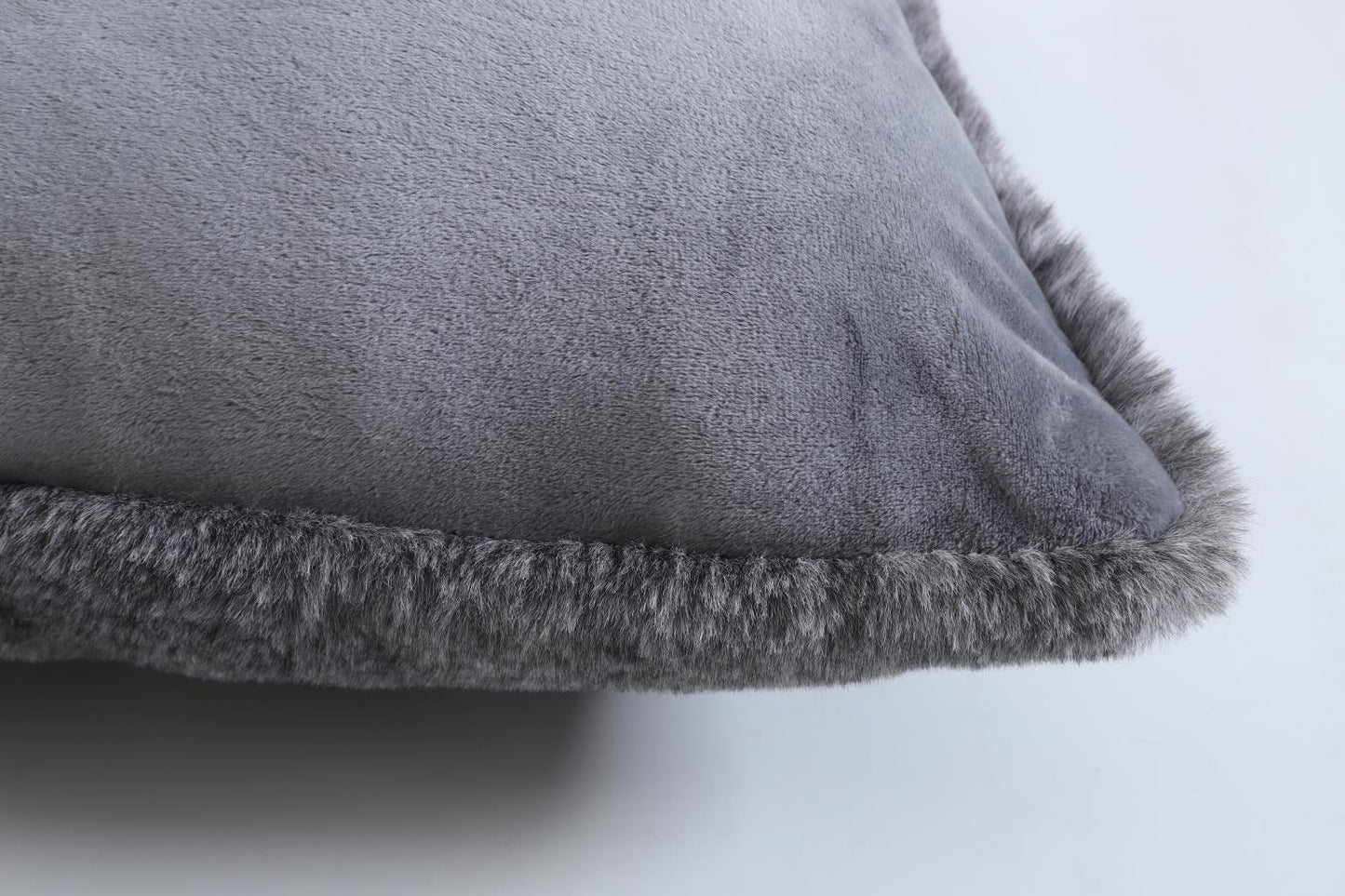 Emma Pillow (EMP03)
