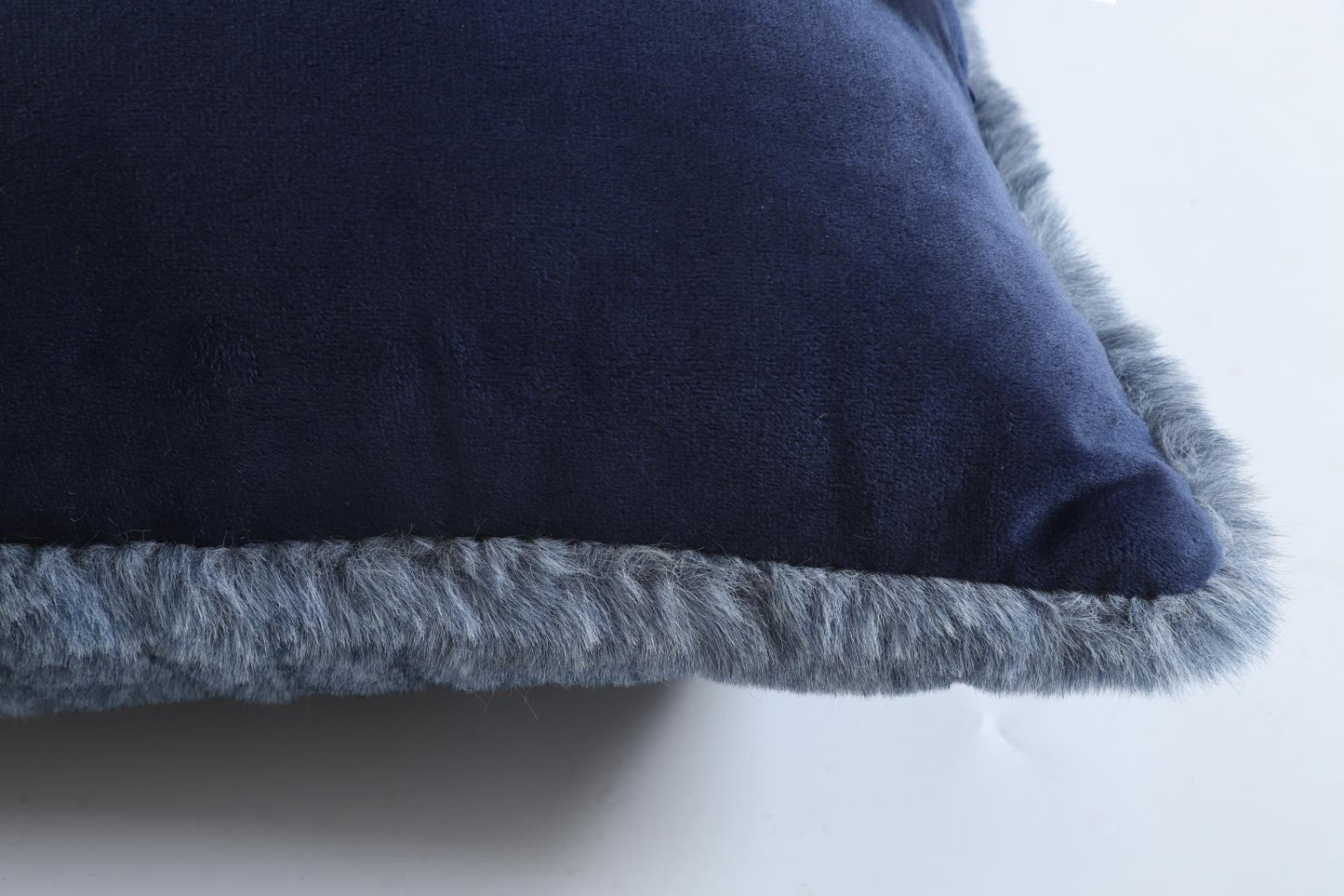 Emma Pillow (EMP04)