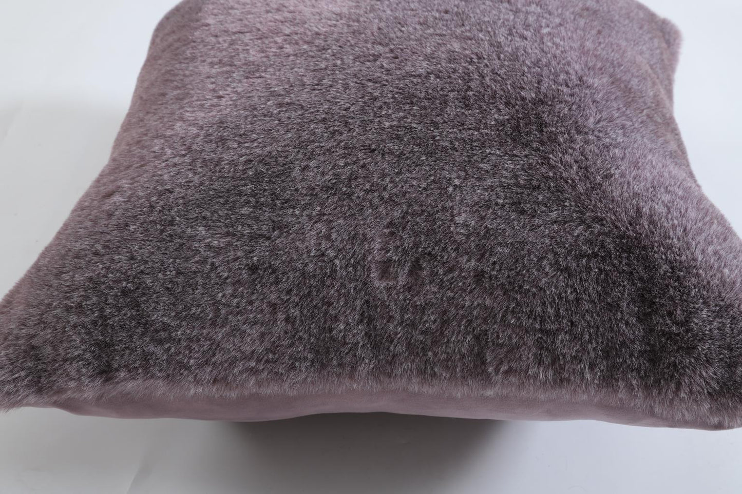 Emma Pillow (EMP05)