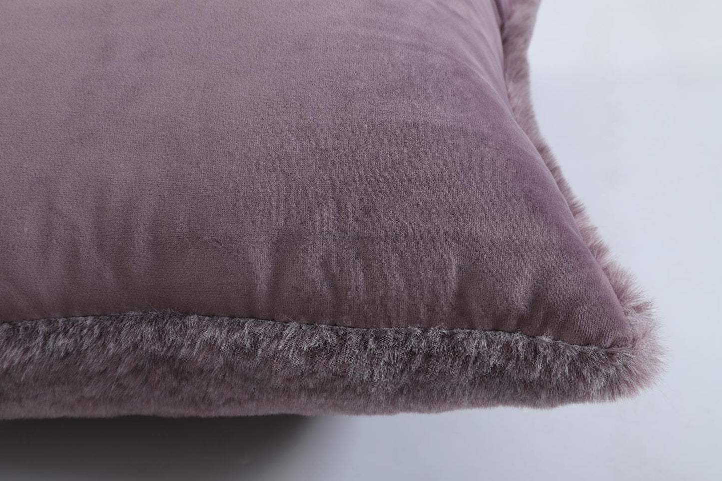 Emma Pillow (EMP05)