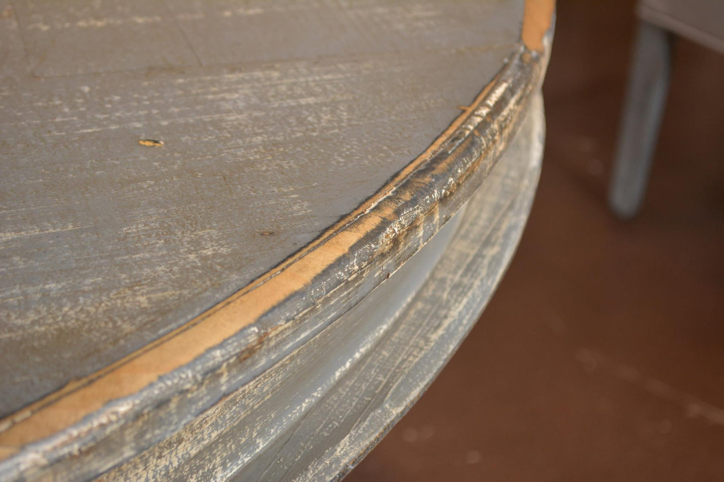 Belort Dining Table & Upholstered Chairs