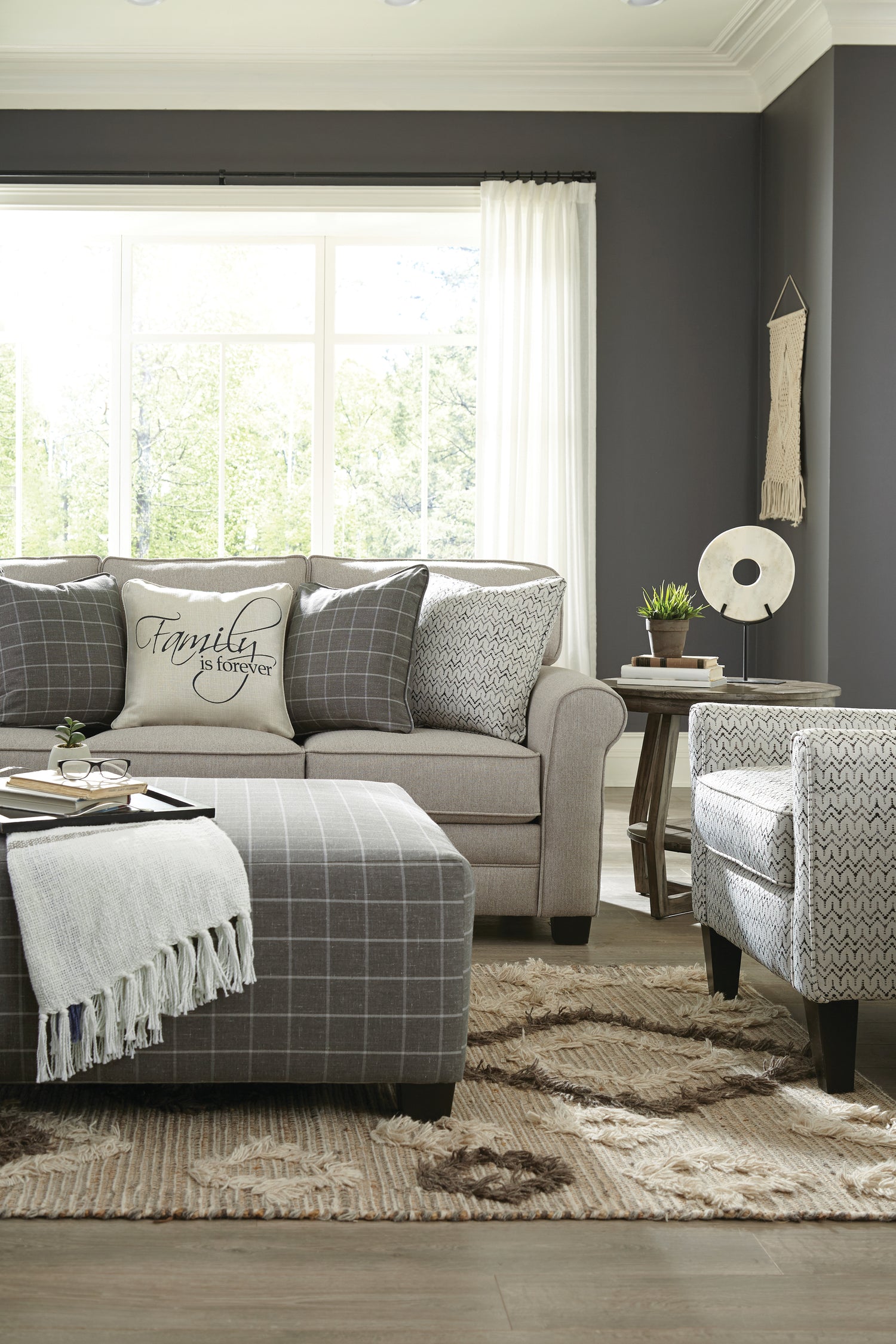 BENCH & OTTOMANS